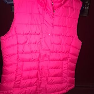 New with tags Pink puffer vest